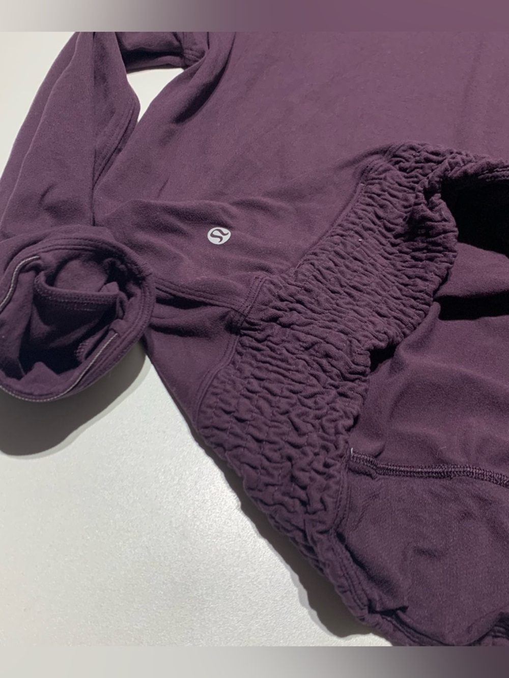 Lululemon Hoodie Pullover Sweater Women's Burgundy Plum Smocked Trim Size 12 - Picture 5 of 8